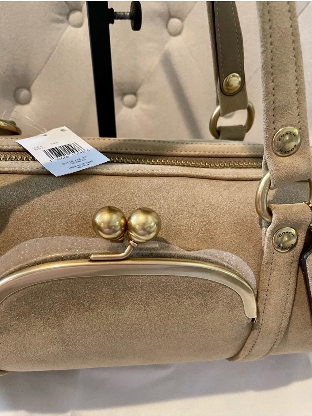 Coach Kisslock Barrel Bag In Soul /Tan Suede Brass Hardware Gift Boxed NWT - Picture 8 of 16